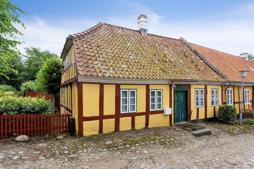 Idyllisk, Historisk Byhus Ved Fjorden I Mariager Екстериор снимка
