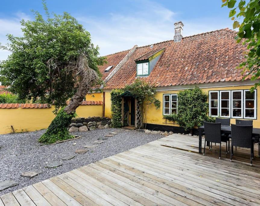Idyllisk, Historisk Byhus Ved Fjorden I Mariager Екстериор снимка